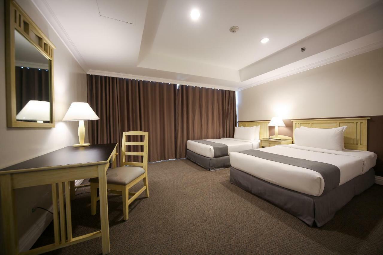 Infinity Tower Suites Makati City Exterior foto